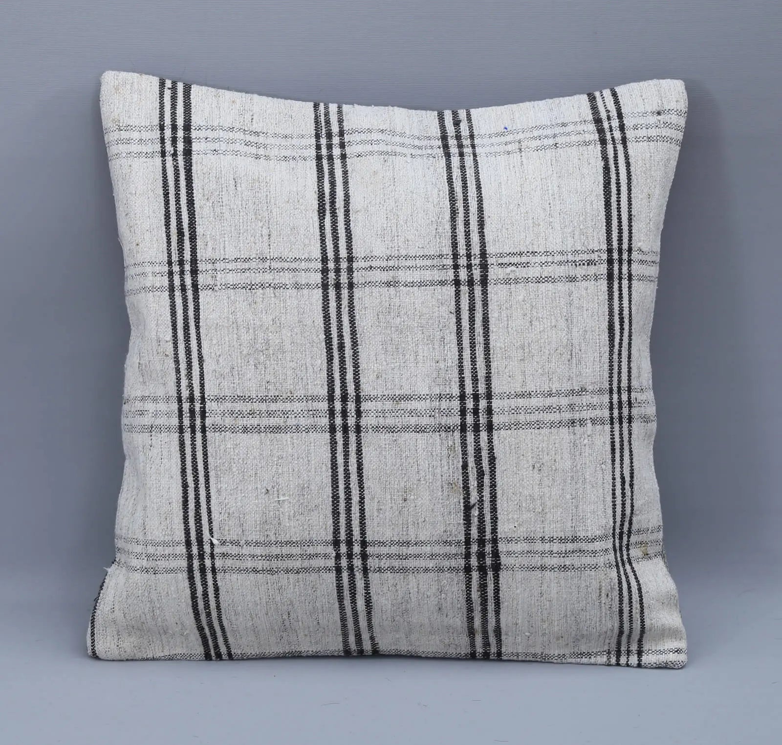 RC 27303 1 WHITE PILLOWS